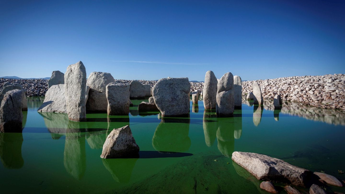 Dolmen de Guadalperal, conocido como el Stonehenge español, ubicado en el embalse de Valdecañas (Cáceres). (EFE/Jero Morales)