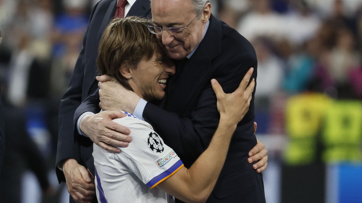 Modric, juega y renueva fácil: el abrazo de Florentino y Ancelotti lo explica todo
