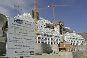 Suenan las campanas de alarma sobre la insostenible locura inmobiliaria costera del sureste español