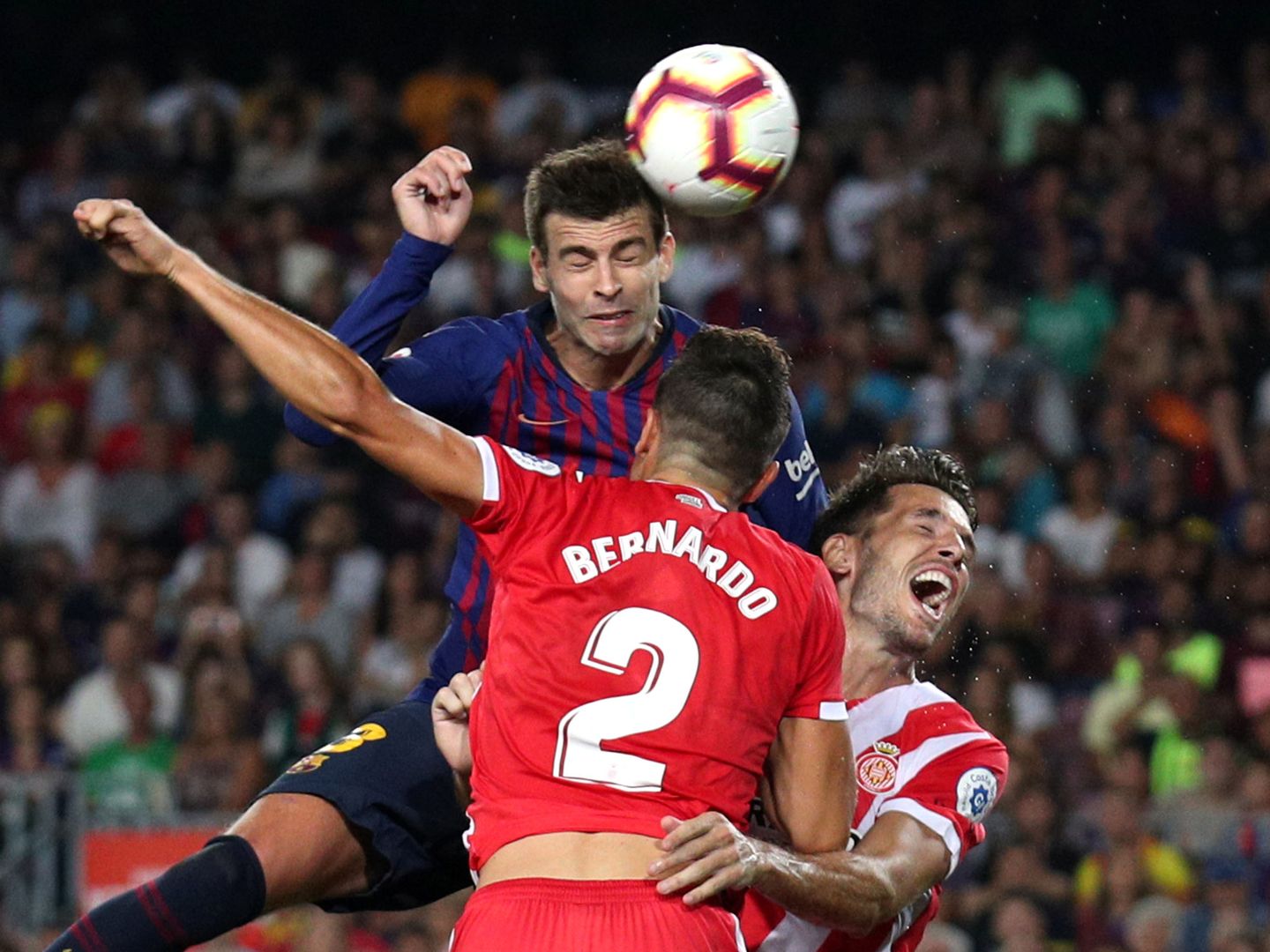 Piqué marcó de cabeza el empate a dos. (Reuters)