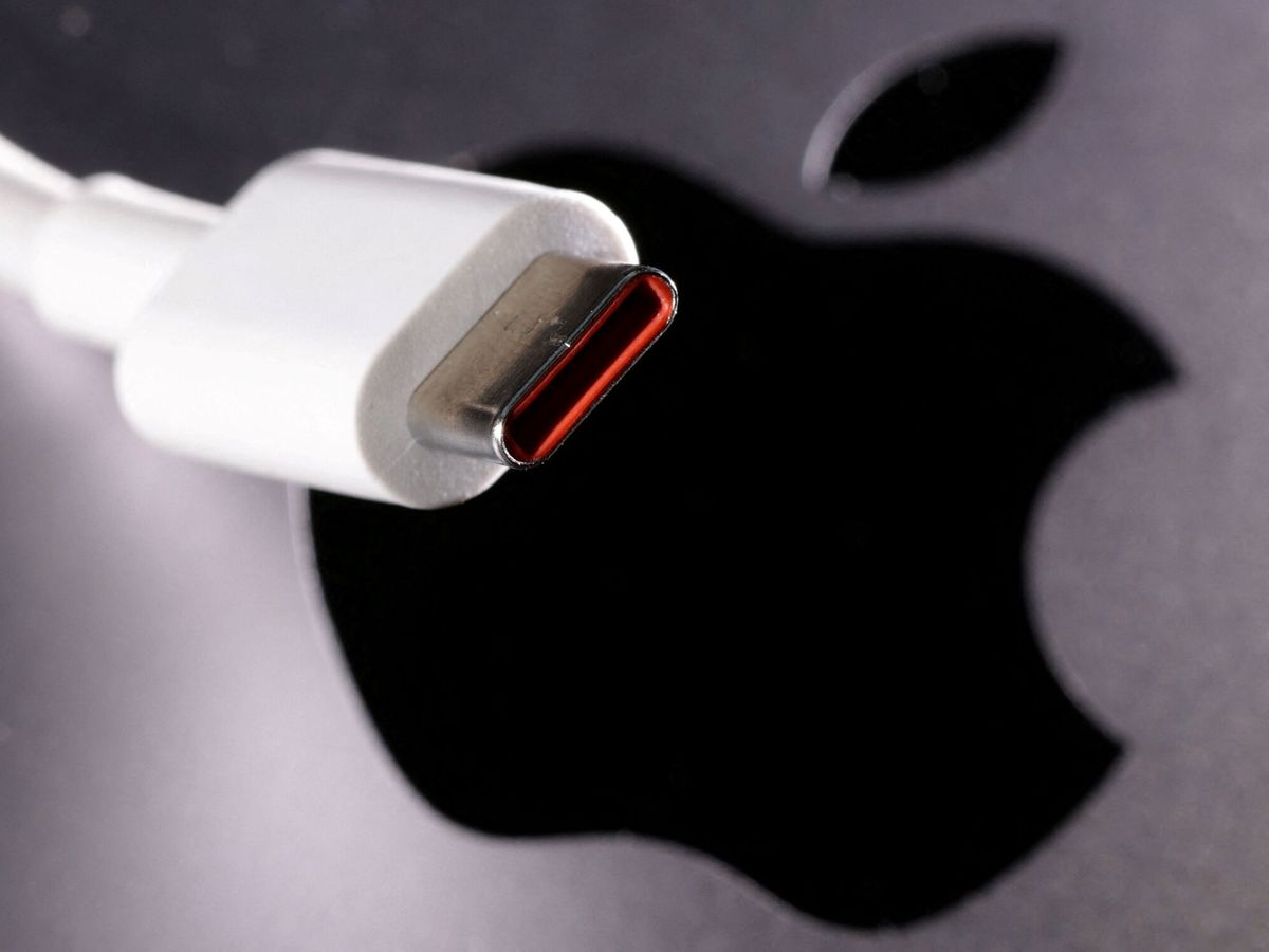 Foto: El iPhone 15 cambia 'Lightning' por USB-C (Reuters/Dado Ruvic)