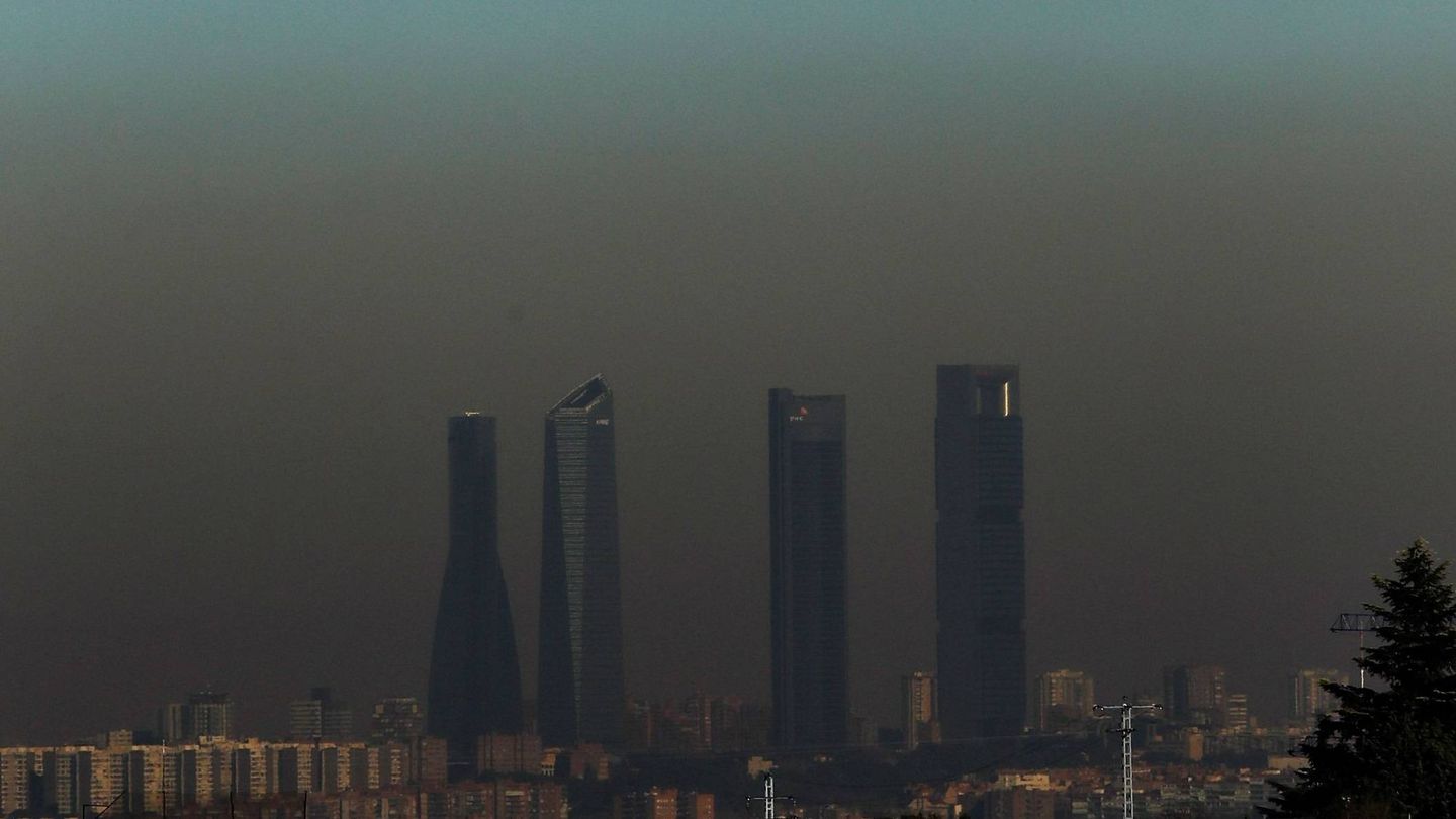 Una boina de contaminación en Madrid. (EFE)