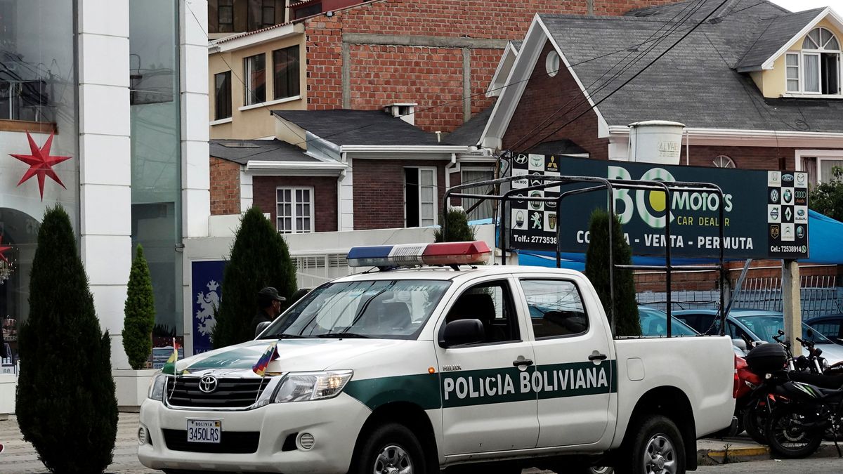 España informó de la retirada de seis policías de la embajada en Bolivia antes del incidente