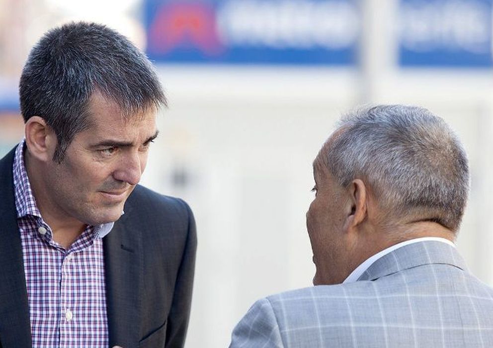 Foto: El candidato de Coalición Canaria al Gobierno autonómico Fernando Clavijo (i). (Efe)