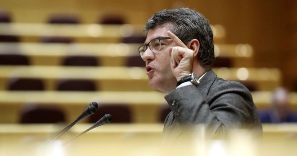 Foto: Álvaro Nadal en el Congreso, siendo aún ministro. (Efe)