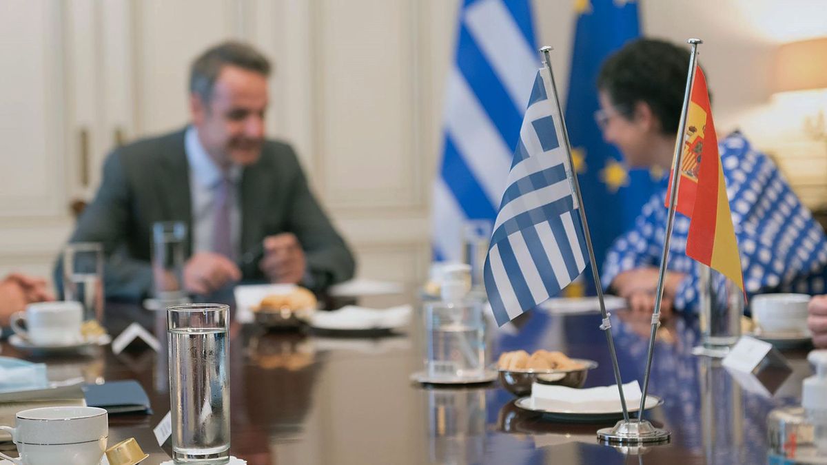 Grecia pide test negativos de COVID a quien vuele desde España