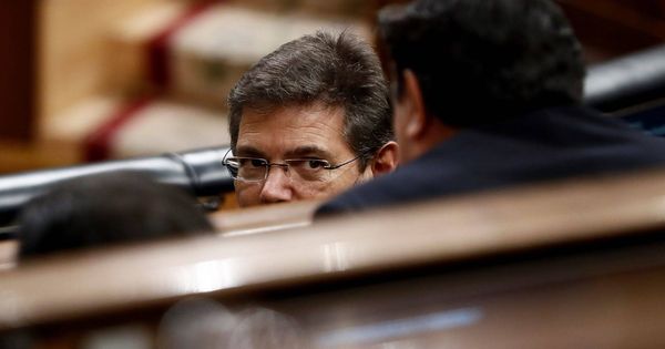 Foto: El ministro de Justicia, Rafael Catalá, durante un pleno del Congreso. (EFE)