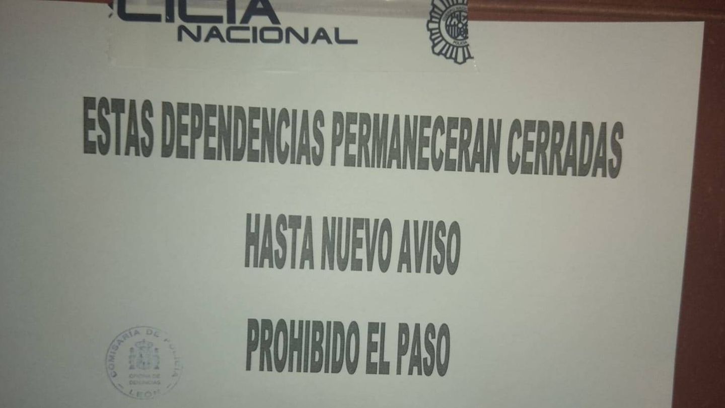 Parte de las dependencias de la comisaría de León permanecen aisladas. (EC)