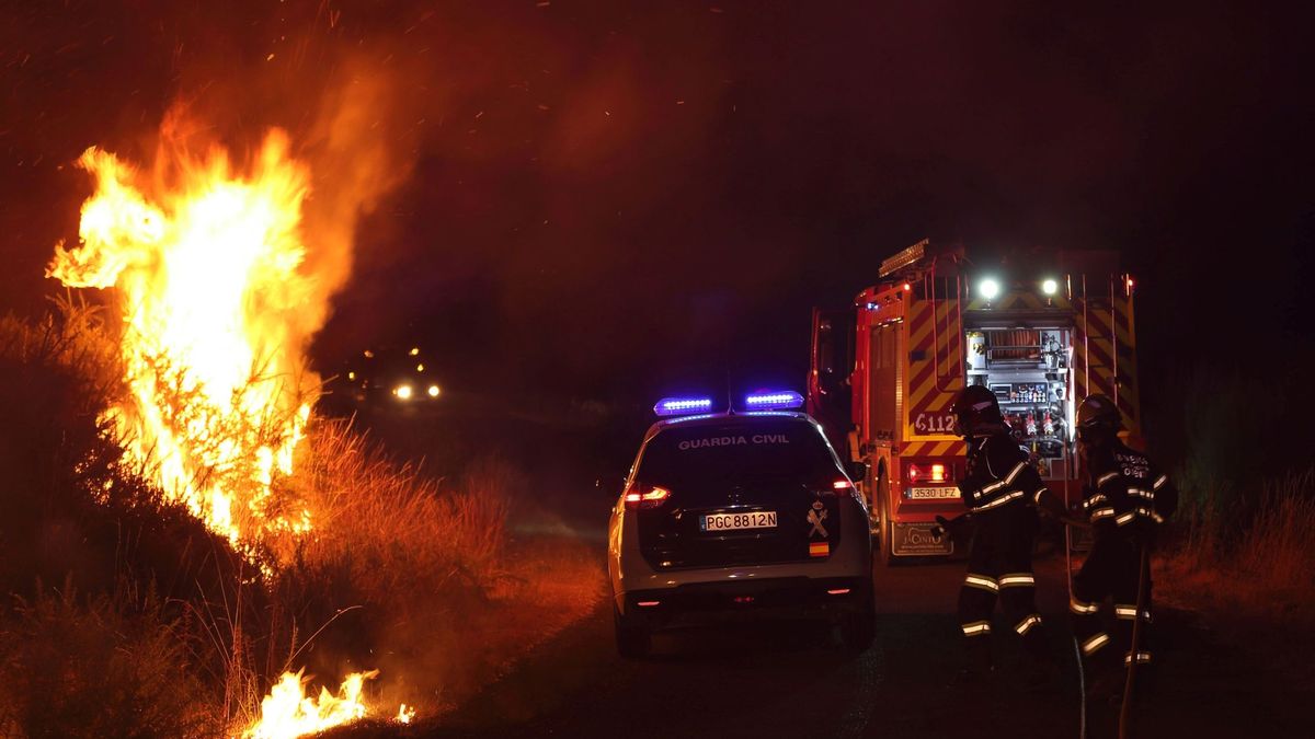 Un voraz incendio quema 1.000 hectáreas y causa daños agrícolas en Cualedro