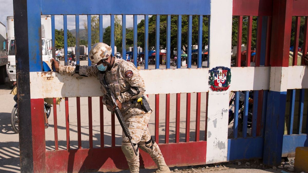 República Dominicana cierra su frontera con Haití tras el asesinato del presidente Moïse