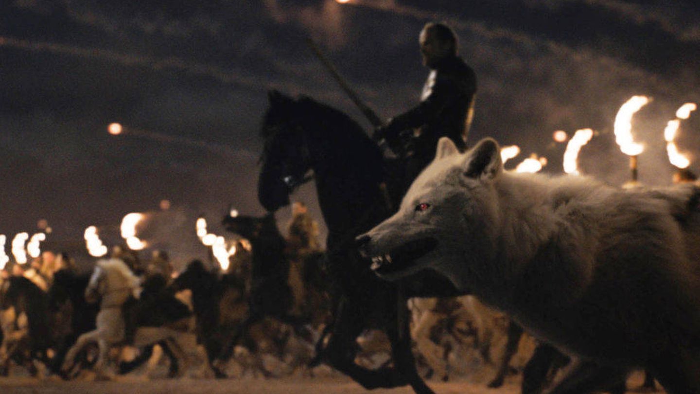 Jorah Mormont (Iain Glenn ) y Fantasma, en la batalla de Invernalia. ('Juego de tronos').