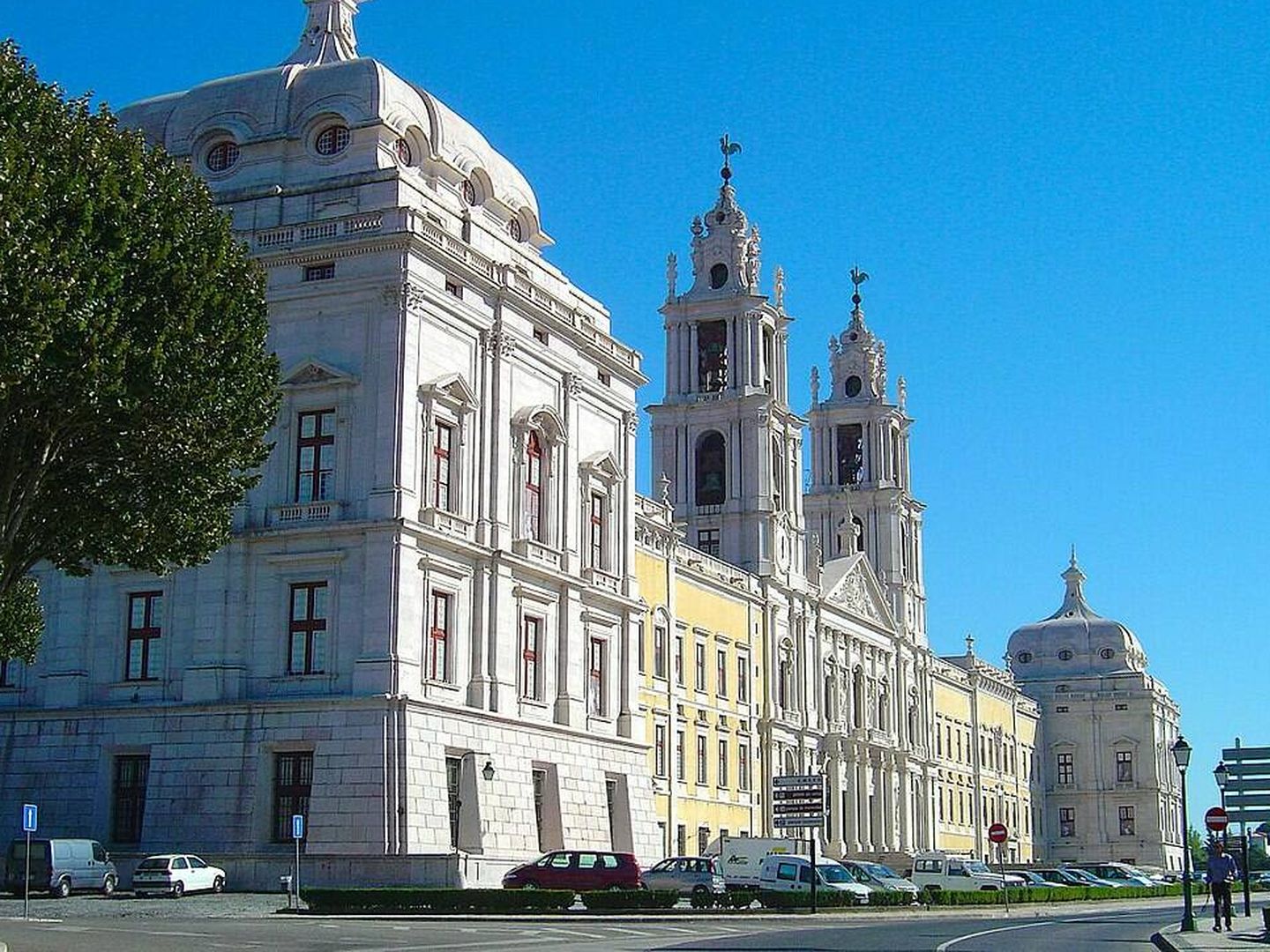 El Palacio Nacional de Mafra, Portugal. (Wikipedia)