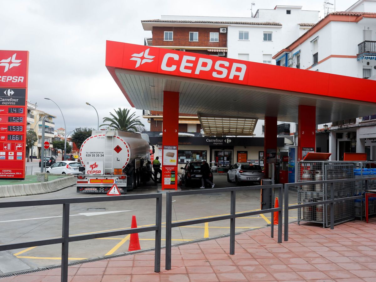 Foto: Gasolinera de Cepsa. (Reuters/Jon Nazca)