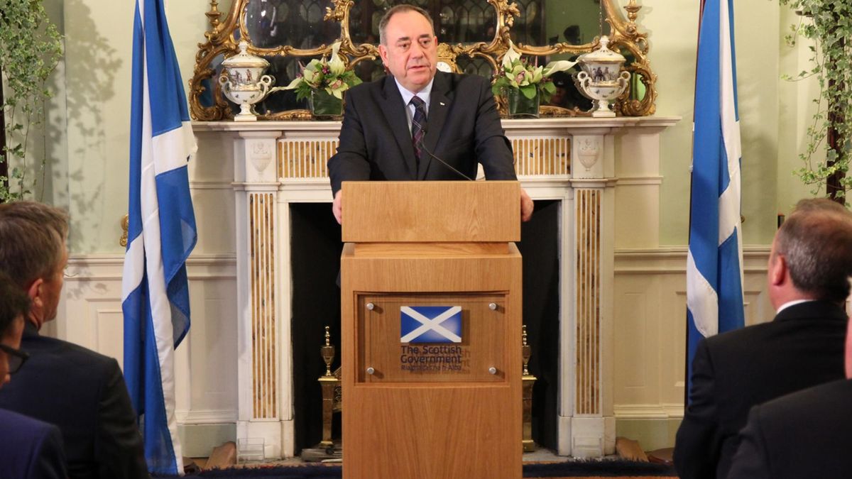 Salmond contempla una declaración unilateral de independencia de Escocia