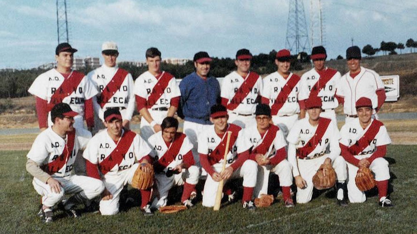 El equipo de béisbol del Rayo en los 70. (Foto cedida por la Real Federación Española de Béisbol)