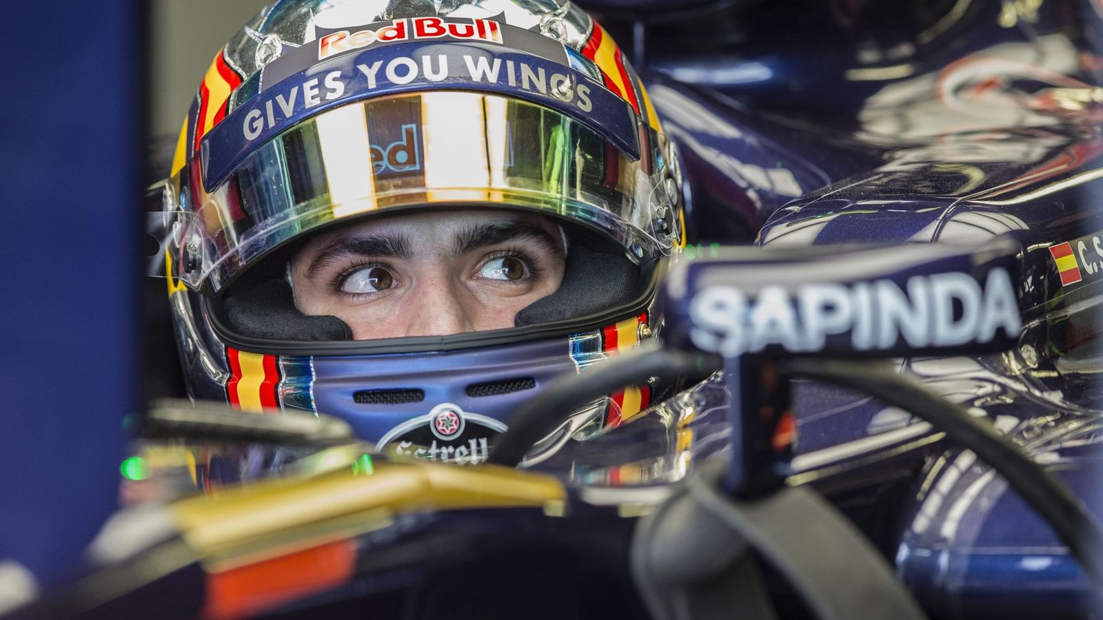 Foto: Carlos Sainz continuará pilotando en 2017 un Toro Rosso.