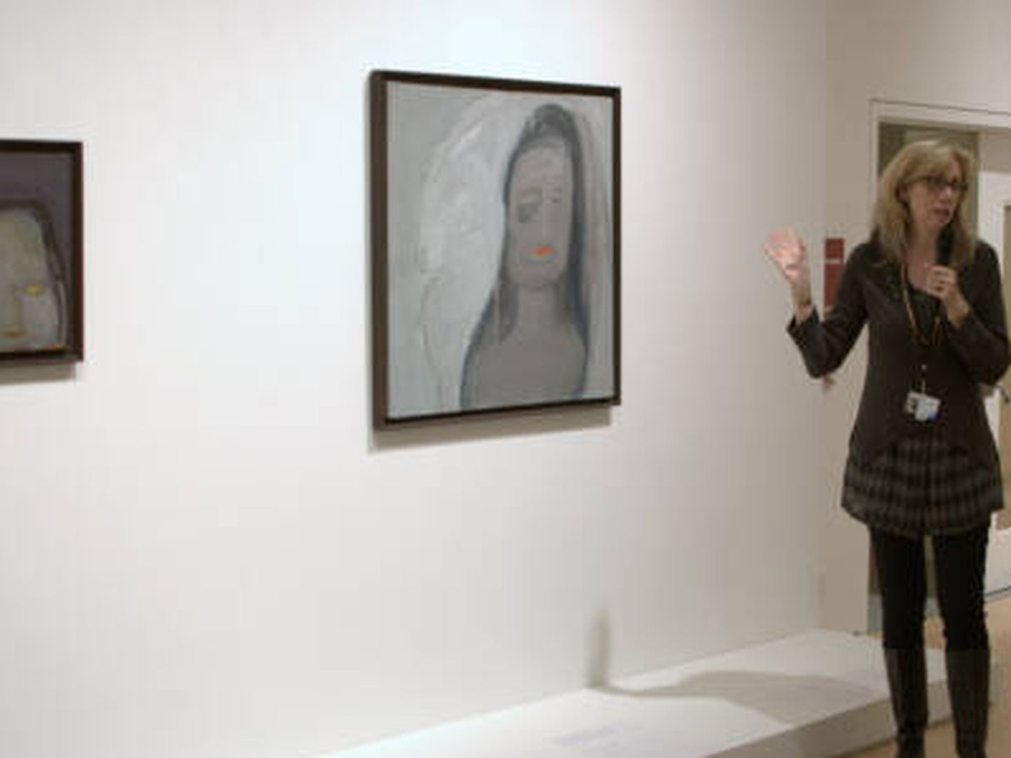 Catherine Morris en el Museo de Brooklyn, comisaria del Centro de Arte Feminista del mismo