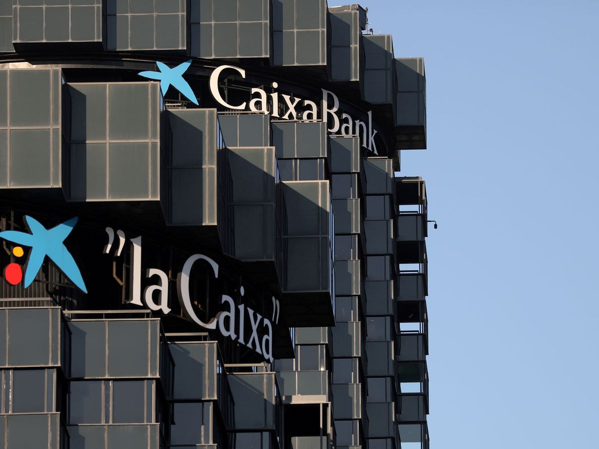 Foto: Oficinas de CaixaBank en Barcelona. (Reuters)