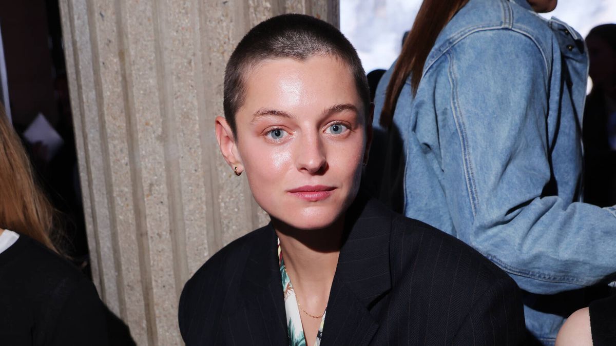 Emma Corrin, de la melena Lady Di al rapado Sinéad O'Connor: diario de una rebelde de la peluquería