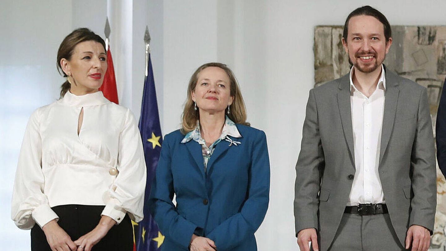 Las ministras Nadia Calviño y Yolanda Díaz, junto con el vicepresidente segundo, Pablo Iglesias. (EP)