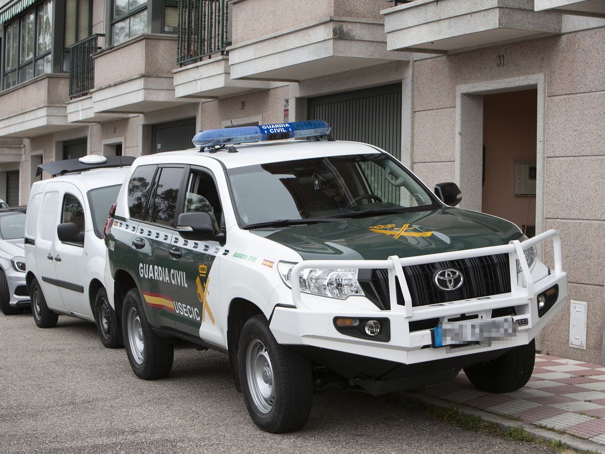 Foto: Imagen de archivo de un coche de la Guardia Civil. (EFE/Salvador Sas)