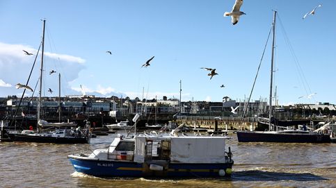 Tregua en el Canal de la Mancha: Londres y París aplazan al jueves el diálogo pesquero