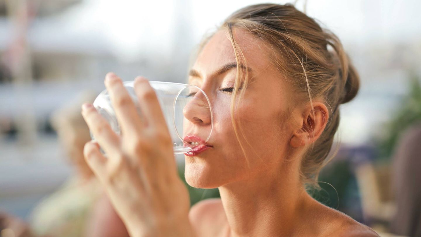 Una correcta hidratación ayuda al buen funcionamiento cerebral. (Pexels / Adrienn)