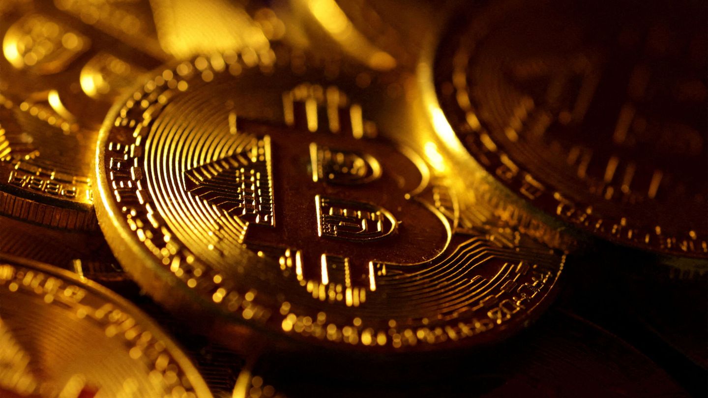 Ilustración del bitcoin. (Reuters/Dado Ruvic)