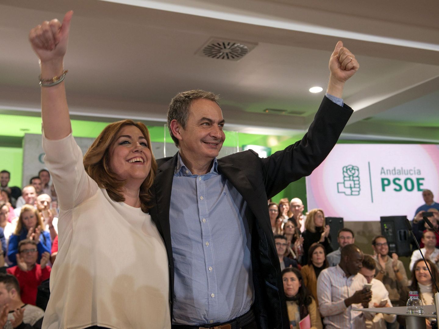 Susana Díaz, junto al expresidente del Gobierno José Luis Rodríguez Zapatero. (EFE)