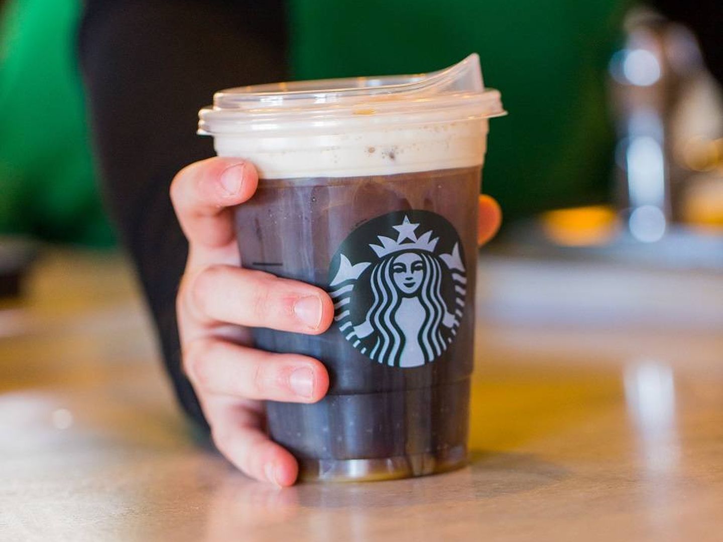 Nuevo vaso de Starbucks, alternativa para no usar pajitas de plástico | Foto: Starbucks