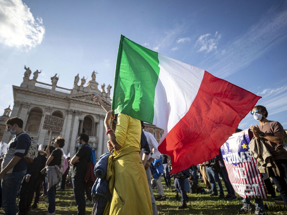 Foto: Protesta en Roma contra la mascarilla obligatoria. (EFE)