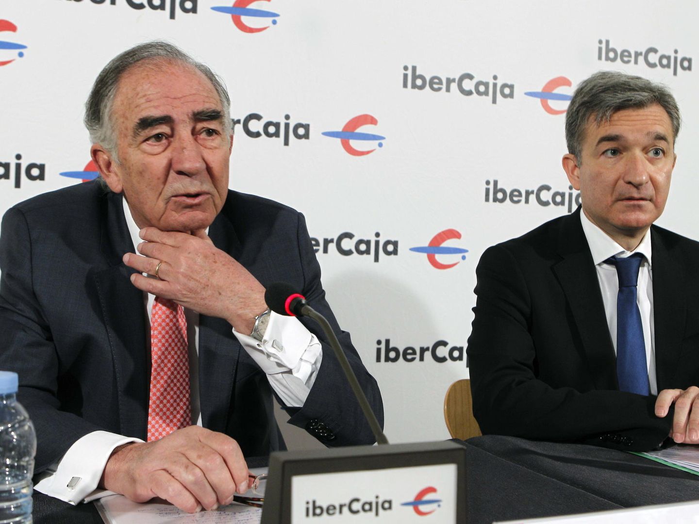 Amado Franco, presidente de la Fundación Ibercaja, y Víctor Iglesias, CEO de Ibercaja. (EFE)