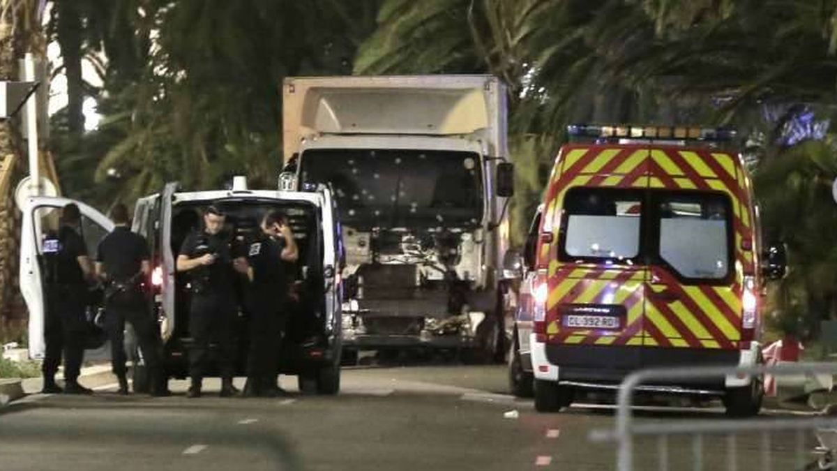 El Papa condena la "locura homicida" del atentado de Niza