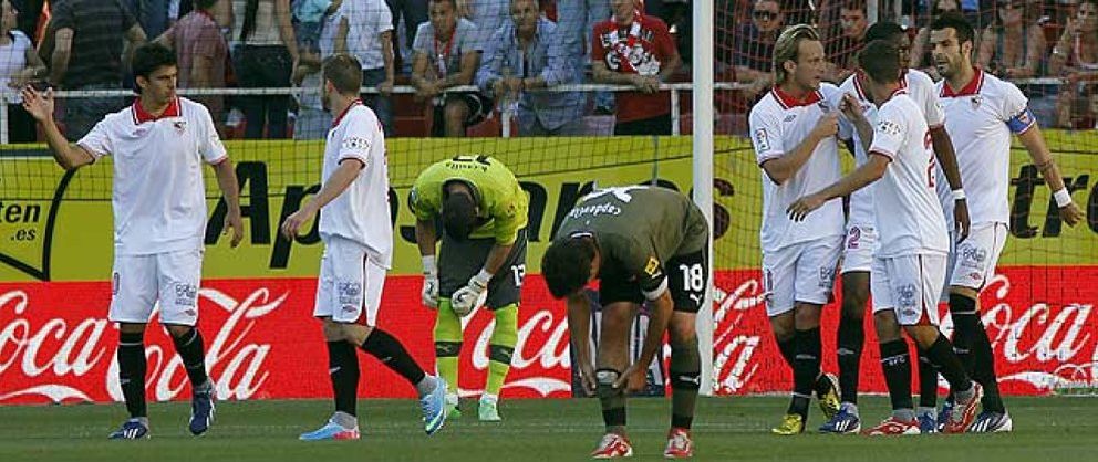 Foto: El Sevilla se aferra a Europa con una goleada incontestable sobre el Espanyol