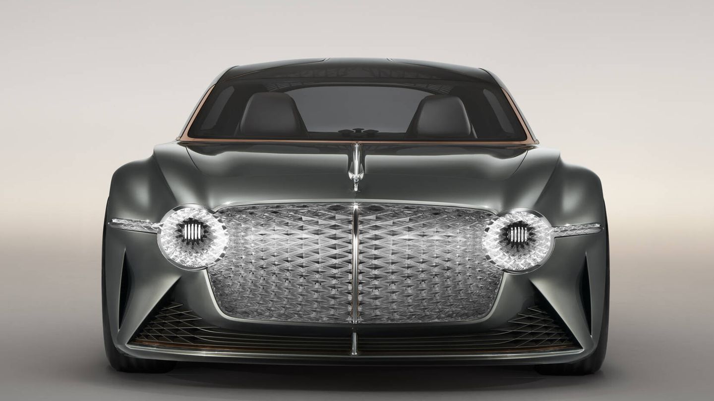 El Bentley eléctrico tendrá una potencia de 1.400 CV, distribuida con sus cuatro ruedas.