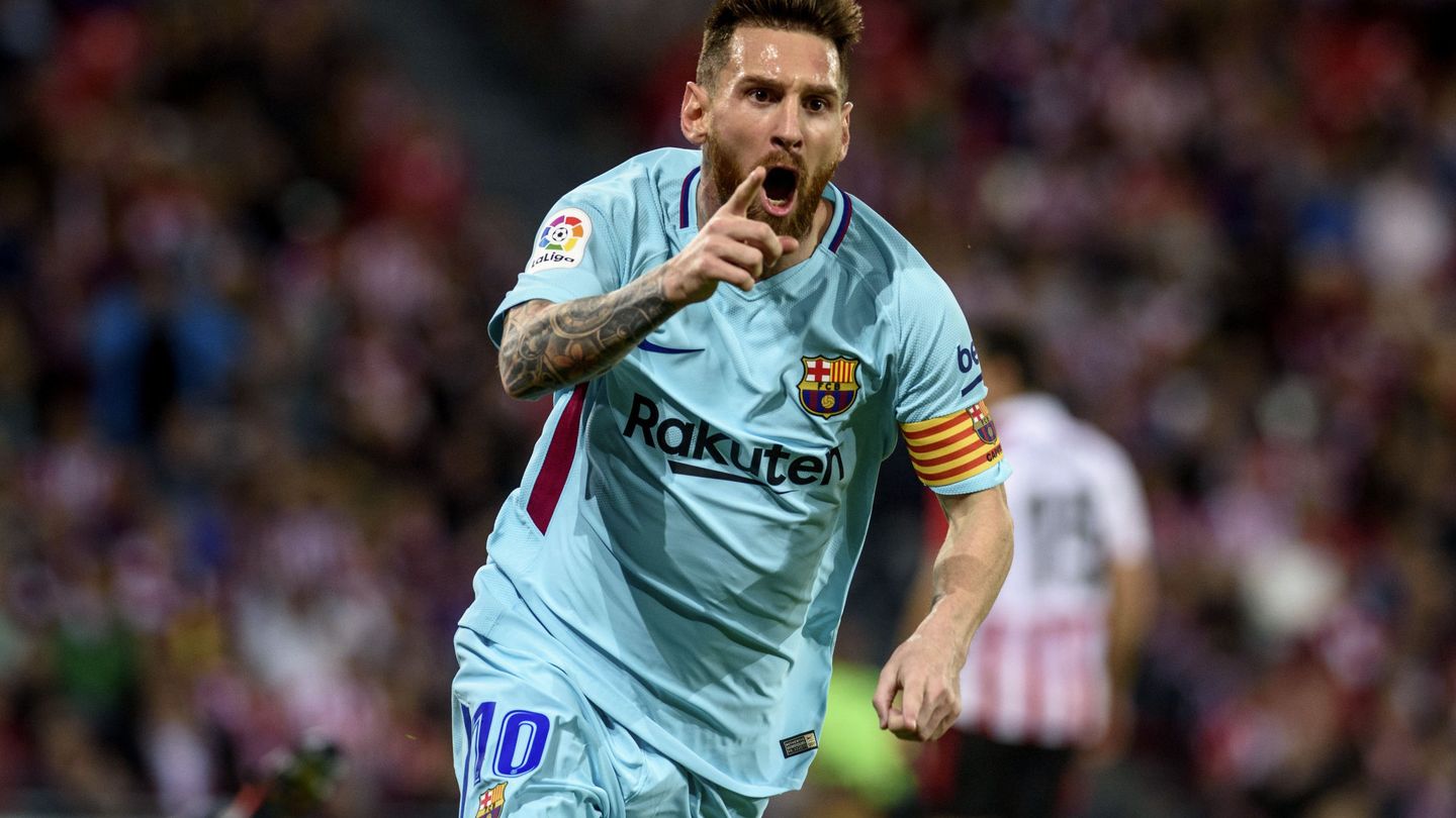 Messi va a agradecerle el pase a Alba. (Reuters)