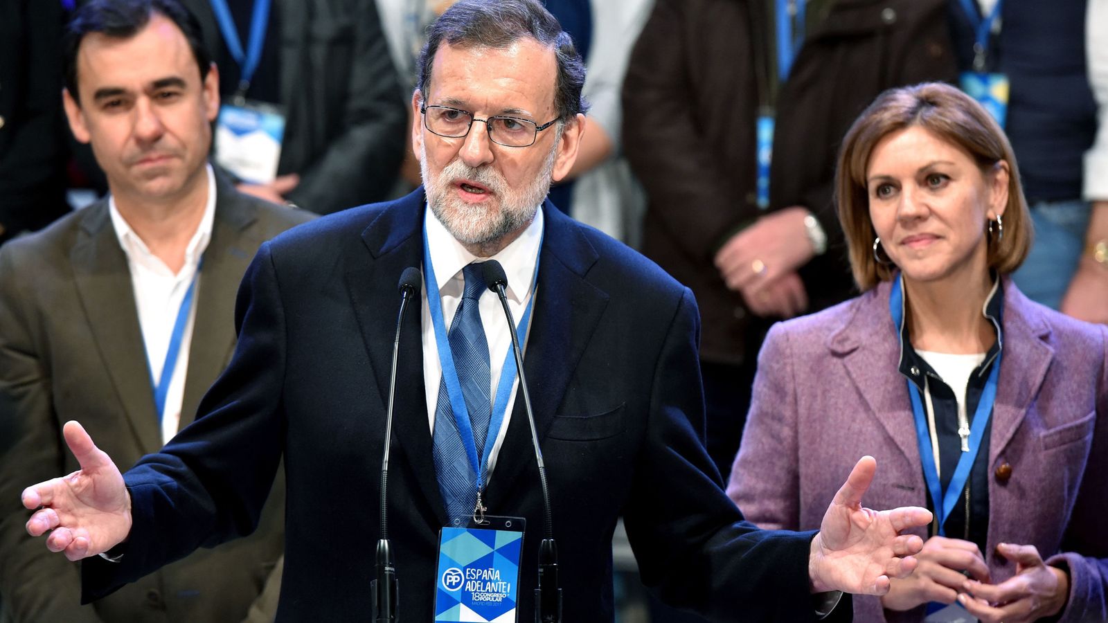 Foto:  El presidente del Gobierno y del PP, Mariano Rajoy, con la secretaria general, María Dolores de Cospedal, y el nuevo coordinador general, Fernando Martínez-Maillo. (EFE) 