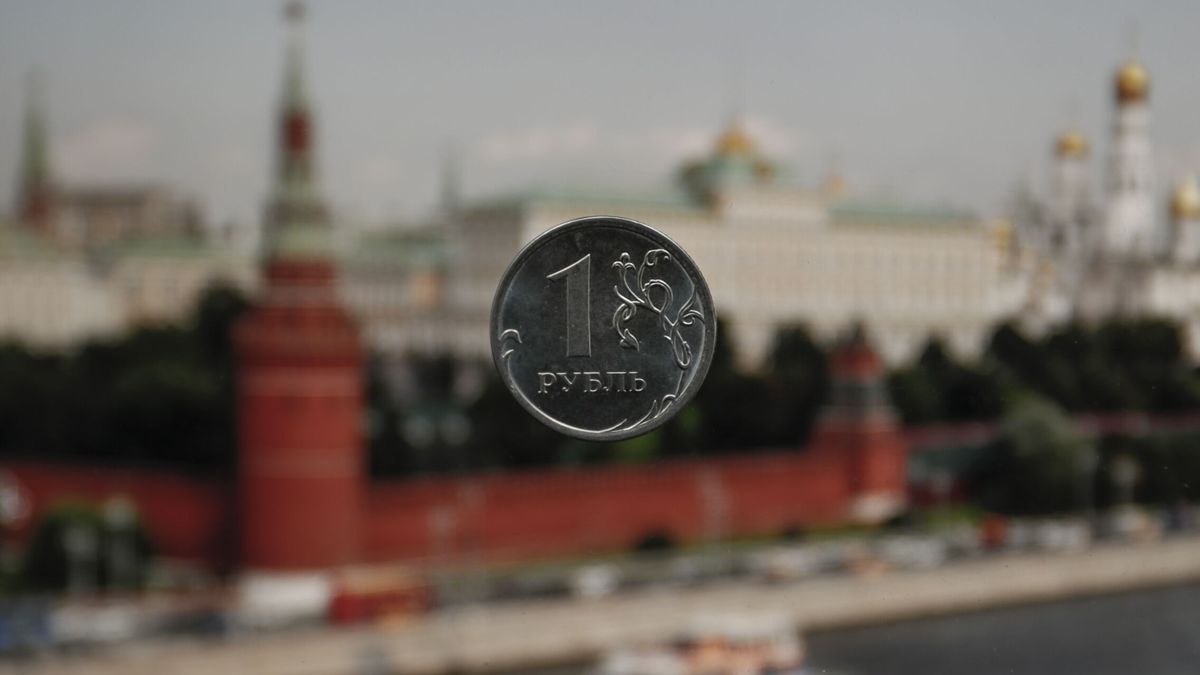 La alerta de un rublo 'fuerte': el Banco de Rusia podría bajar los tipos al menos hasta el 9%
