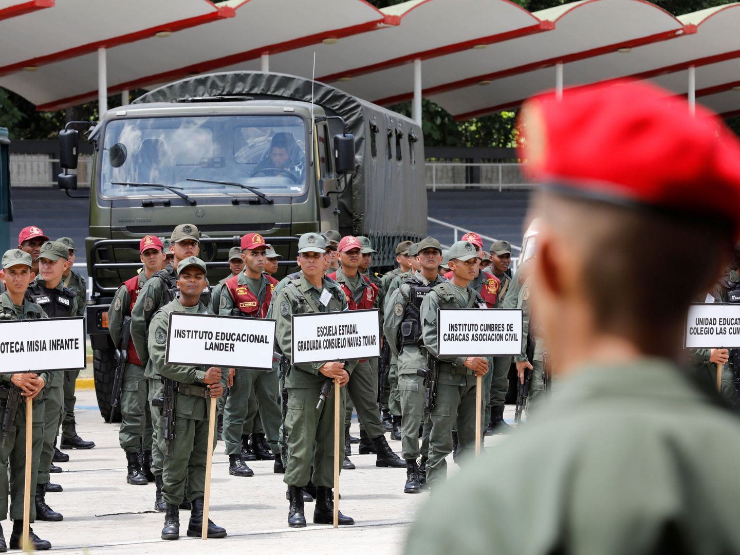 Soldados en formación durante un acto organizativo de cara a los comicios, en Fuerte Tiuna, Caracas, el 15 de mayo de 2018. (R)