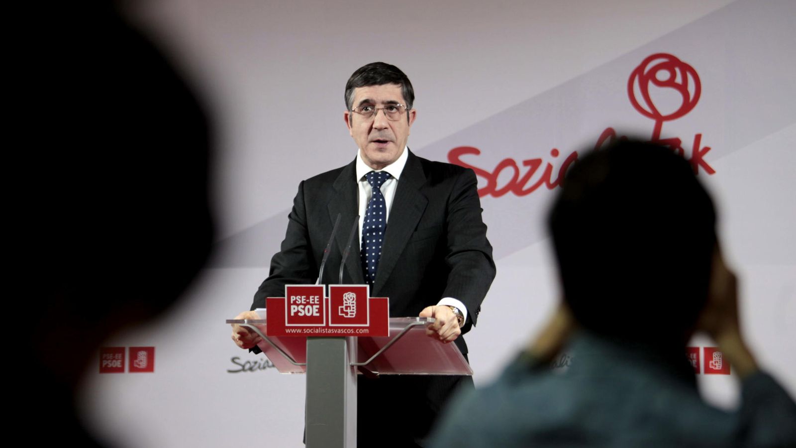 Foto: El secretario general del PSE, Patxi López, durante una comparecencia en Bilbao. (EFE)