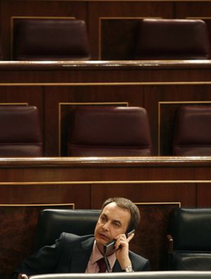 Ni Batasuna, ni Navarra, ni rectificación... Zapatero elude responder a Rajoy: no acepta chantajes ni montajes