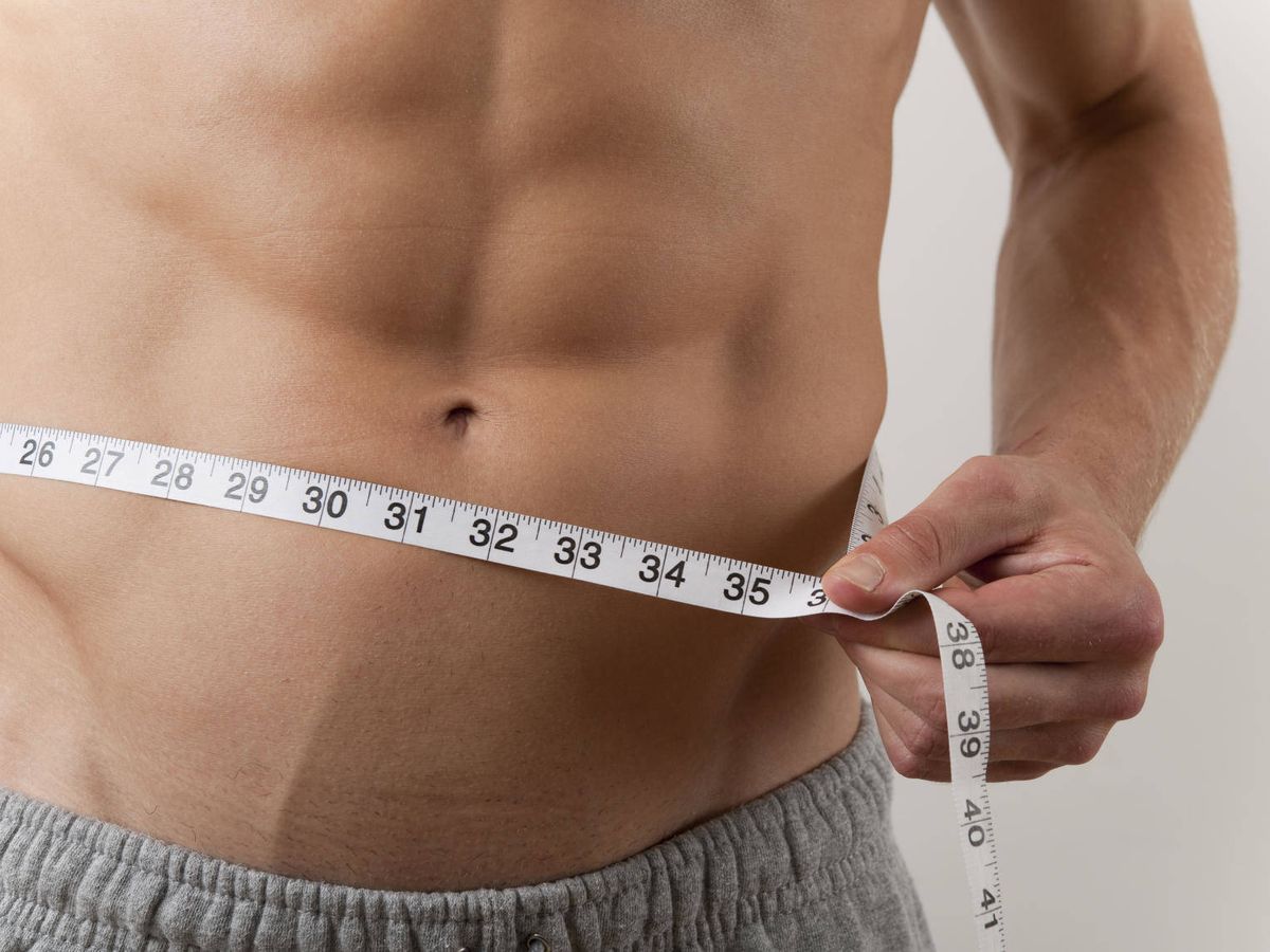 Foto: El mejor consejo para eliminar la grasa acumulada a los lados de la cintura (iStock)
