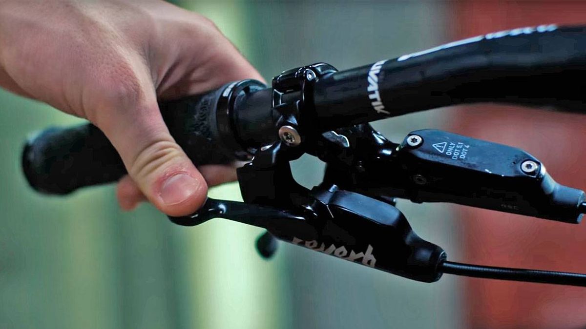 Mejora tu bicicleta: cómo ajustar el sillín con un mando remoto en el manillar
