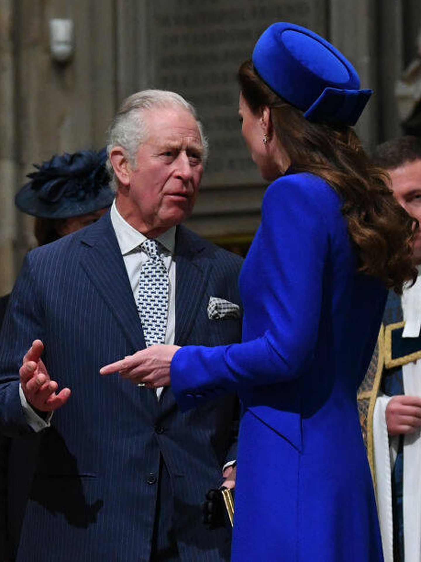 Carlos III conversando con Kate Middleton en una imagen de archivo. (Getty)