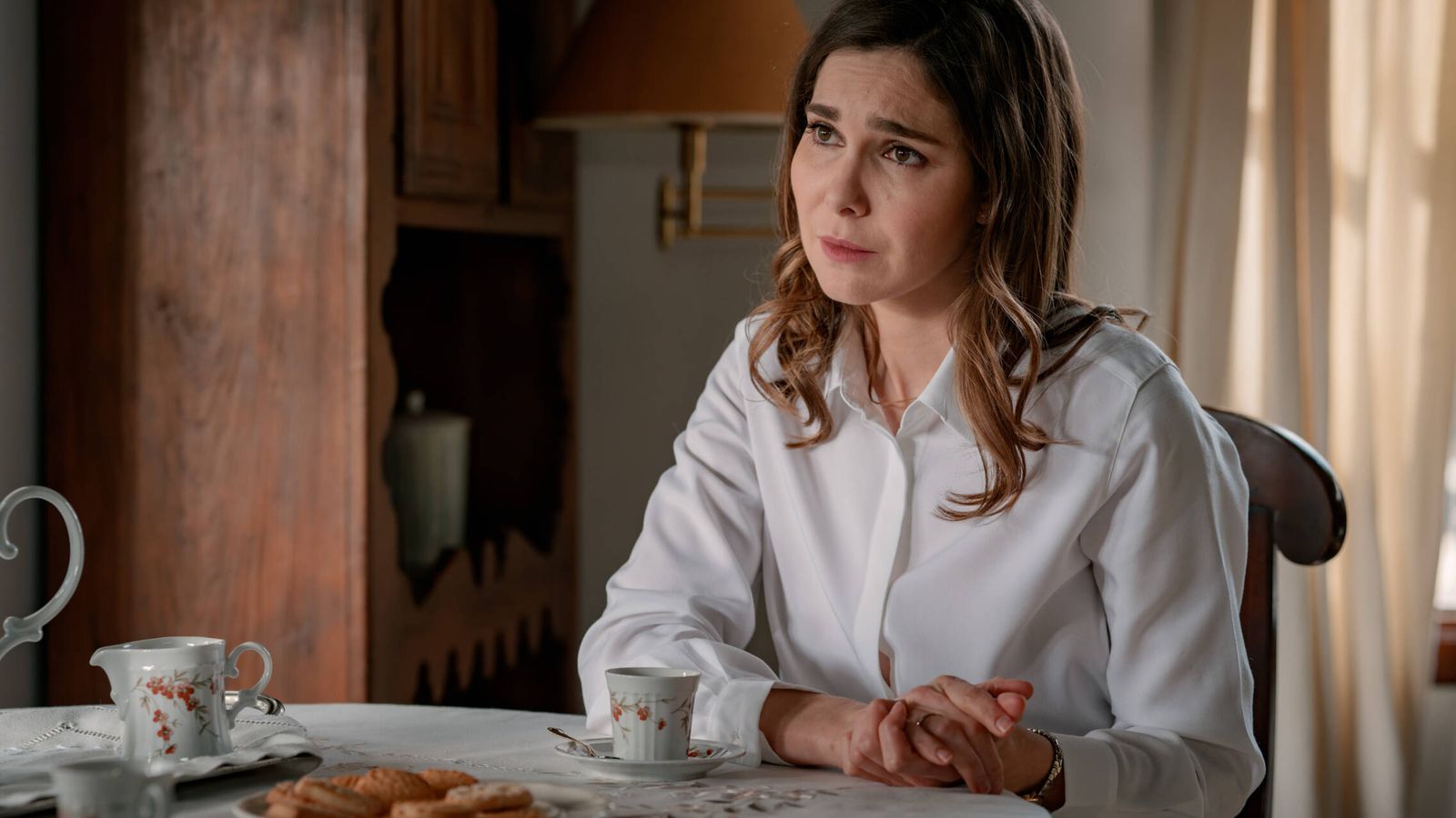 Avance semanal de 'Sueños de libertad': dos cadáveres, dos despidos y ¿la marcha de Begoña?