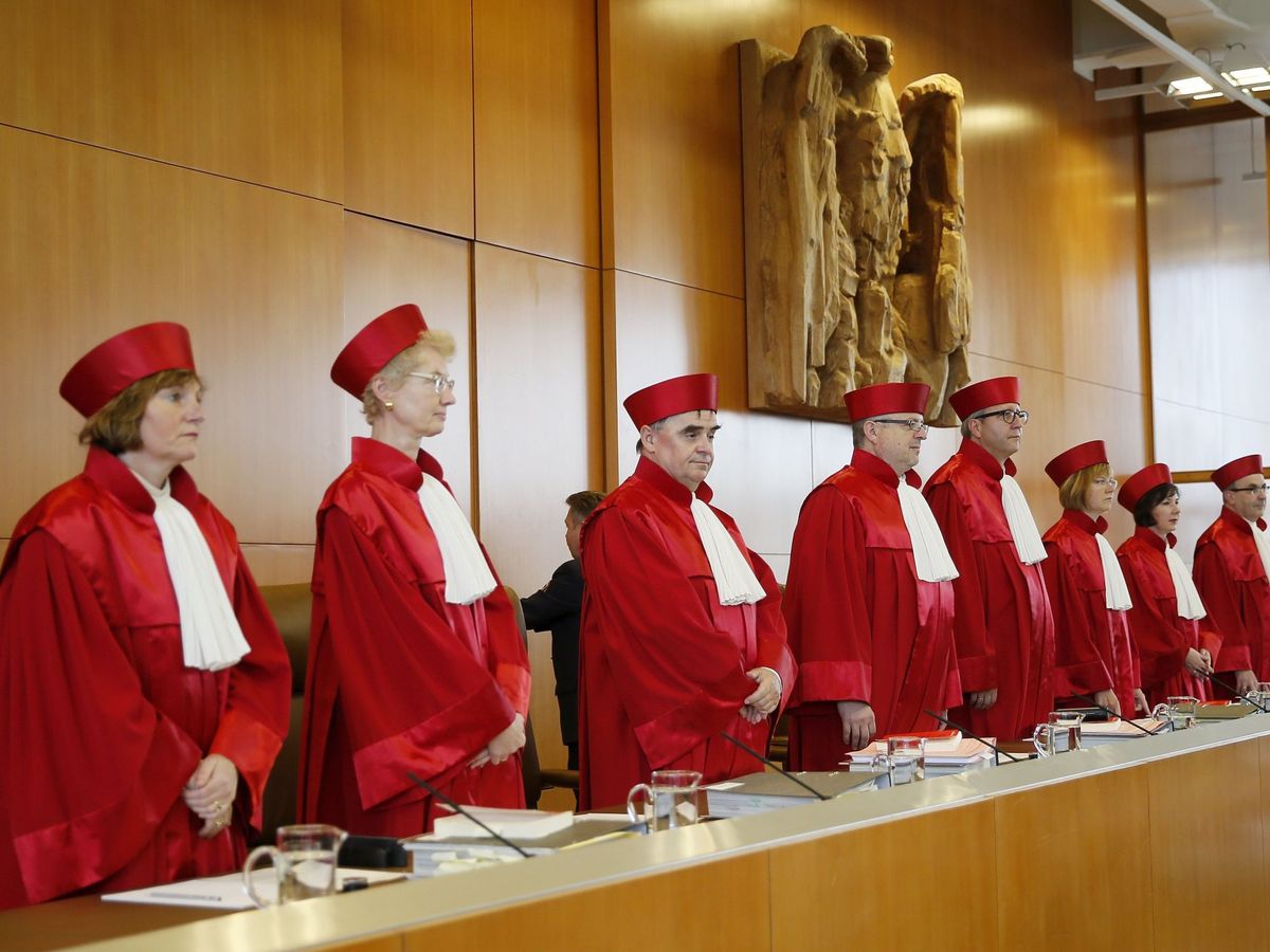Foto: Sesión de Tribunal Constitucional alemán en Kalsruhe. (EFE/Ronald Wittek)