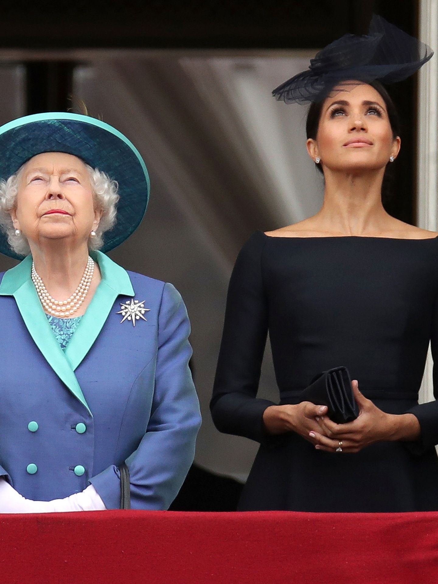 La reina y Meghan Markle. (Reuters)