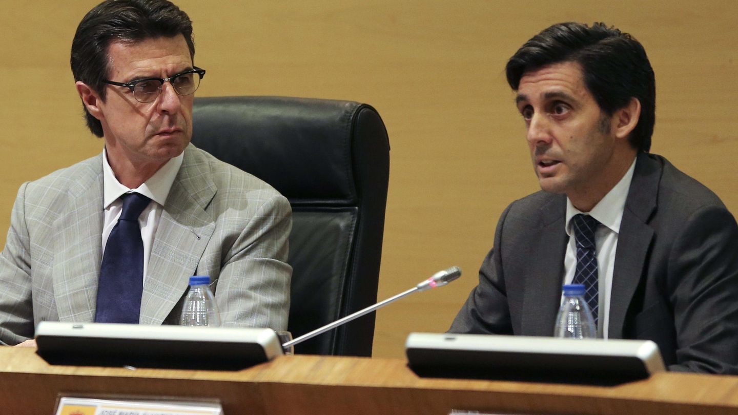 El ministro de Industria, José Manuel Soria, y José María Álvarez-Pallete. (EFE)