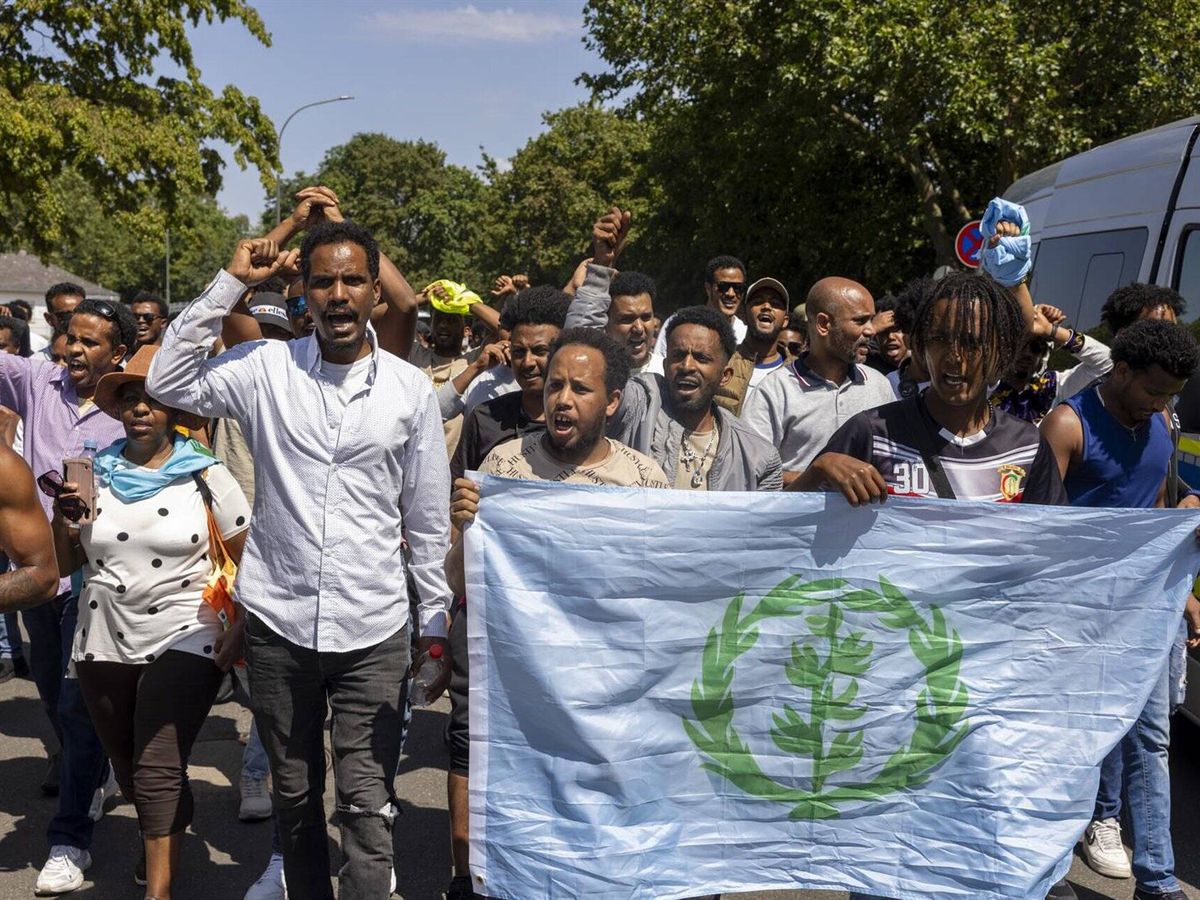 Foto: Manifestantes en un festival cultural sobre Eritrea celebrado en Giessen, Alemania. (EP/Helmut Fricke)