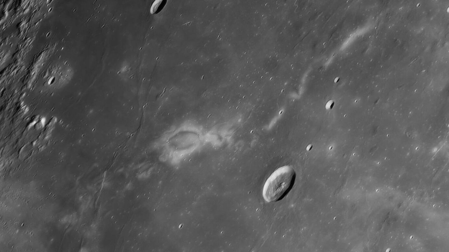 El Reiner Gamma en una vista general de la superficie lunar. (NASA)